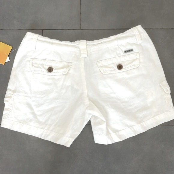 Roxy Jeans Women’s Cargo Lightweight White Shorts Size 5 NWT - Picture 2 of 2